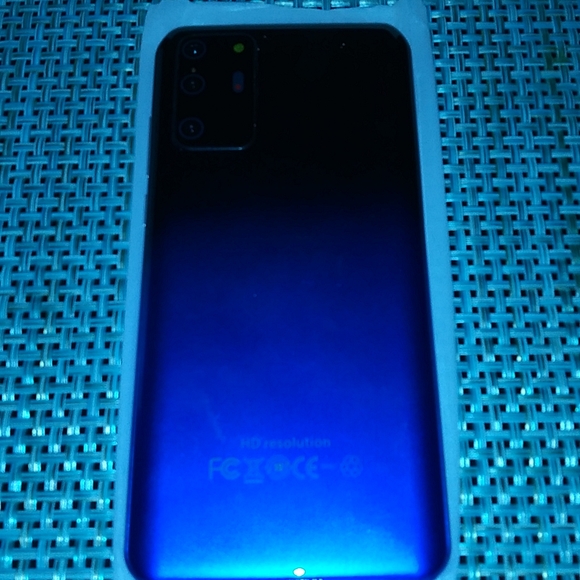 Android phone - Picture 2 of 5